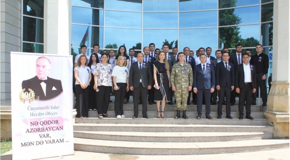 genc-partiya-feallari-heyder-eliyev-merkezini-ziyaret-edibler-foto-8