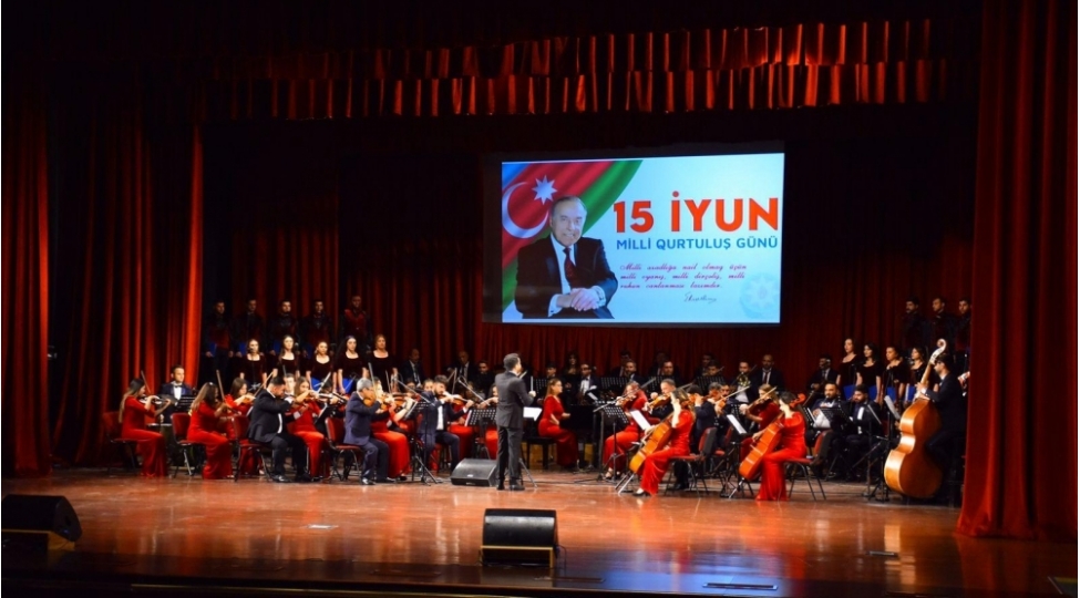 naxchivanda-milli-qurtulush-gunu-munasibetile-konsert-teshkil-olunub