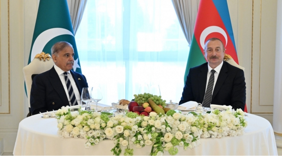 azerbaycan-prezidentinin-adindan-pakistanin-bash-nazirinin-sherefine-resmi-lanch-verilib