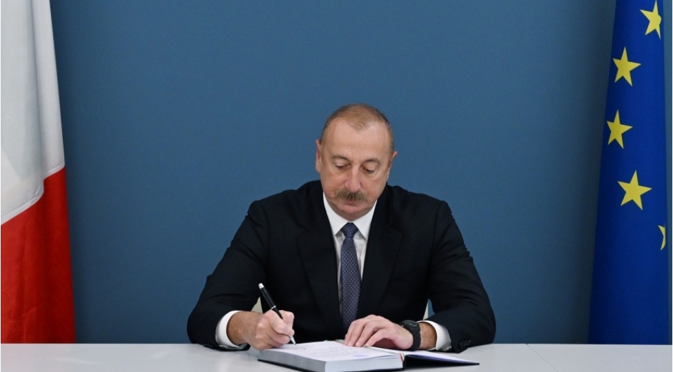prezident-italiya-sefirliyinde-olub-silvio-berluskoninin-vefati-ile-elaqedar-bashsagligi-verib