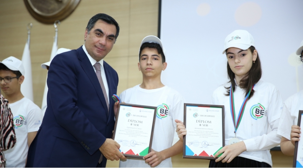 banm-de-elm-olimpiadalarinin-qalibleri-mukafatlandirildi-foto