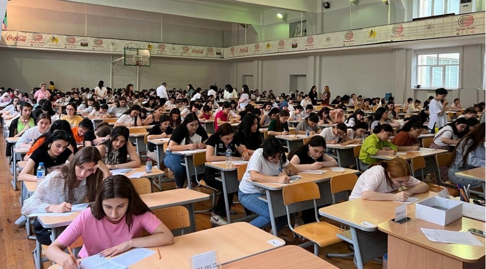 bsu-da-yaz-semestrinin-imtahan-sessiyasi-davam-edir-foto