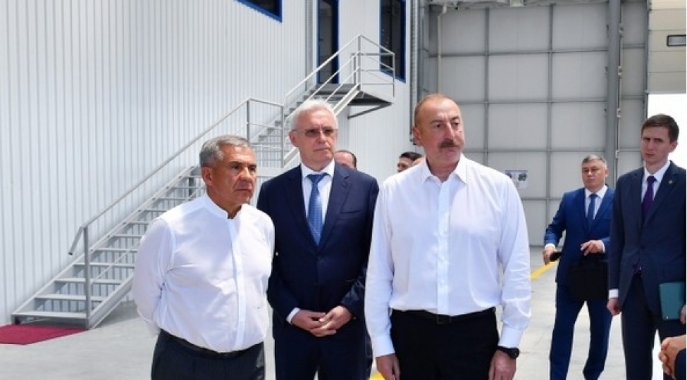 tataristanin-reisi-rustem-minnixanov-azerbaycan-prezidenti-ilham-eliyev-ile-birlikde-zengilan-beynelxalq-hava-limanindan-bakiya-yola-dushubler