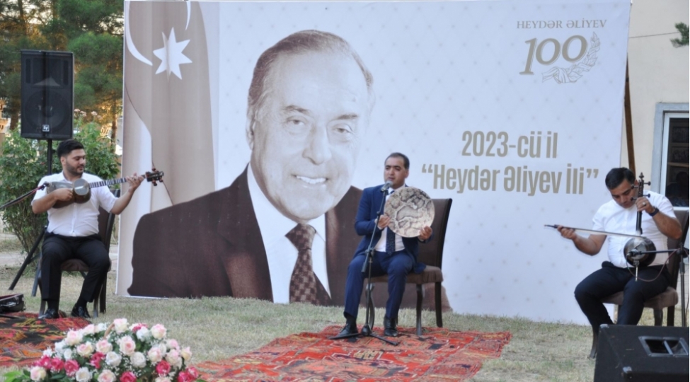 bilesuvarda-mugam-ifachisi-xanende-abgul-mirzeliyevin-ifasinda-konsert-proqrami-numayish-olunub-foto