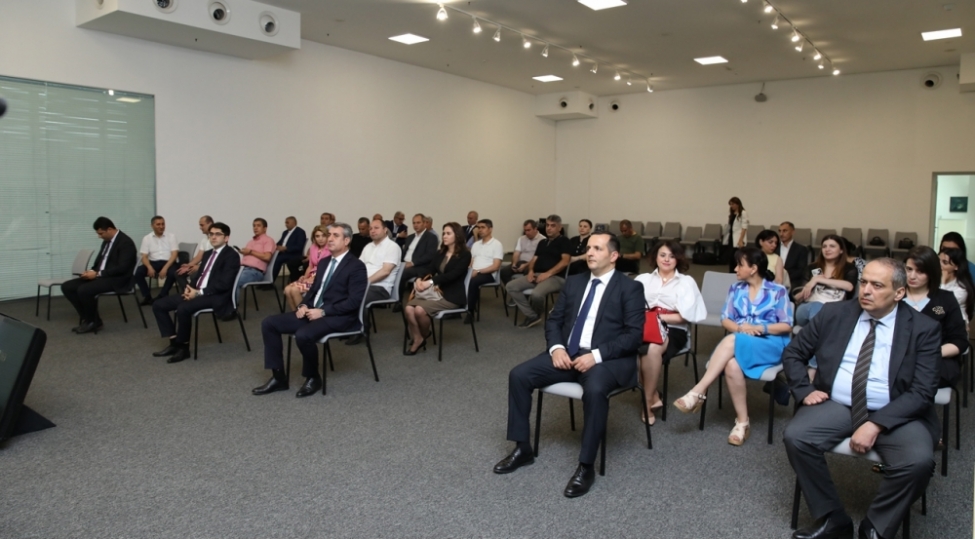 media-numayendeleri-uchun-teshkil-edilen-musabiqenin-qalibleri-mukafatlandirilib-foto