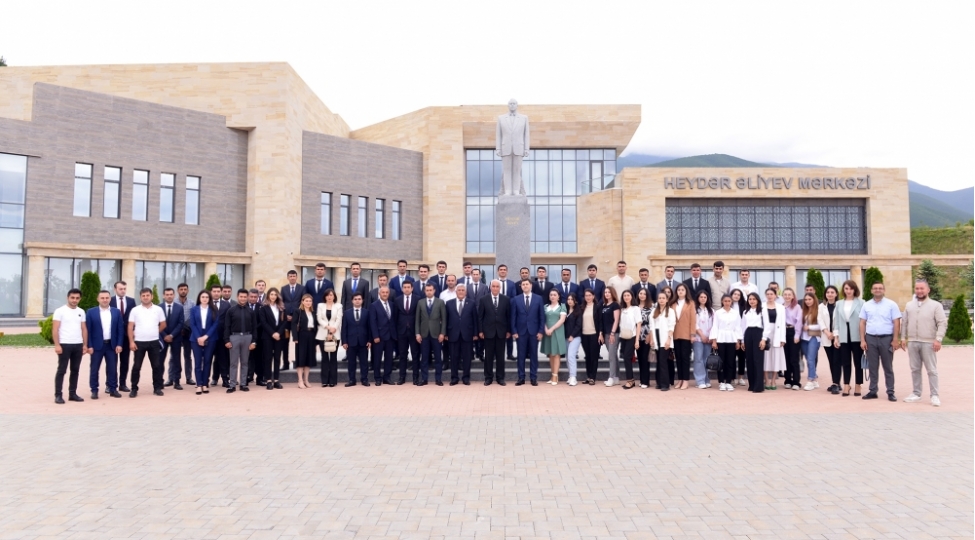ulu-onder-shanli-zeferimizin-mohkem-temelini-yaradib-foto
