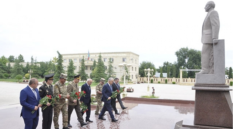 agdamda-heyder-eliyev-ve-azerbaycanda-ordu-quruculugu-adli-konfrans-kechirilib-foto