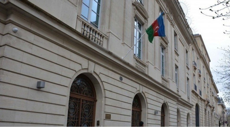 paris-mehkemesi-oten-il-azerbaycan-sefirliyinin-binasina-hucum-eden-shexsi-cezalandirib