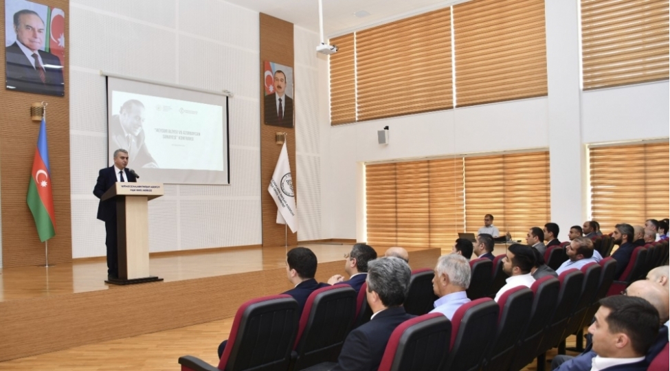 heyder-eliyev-ve-azerbaycan-senayesi-adli-konfrans-kechirilib-foto