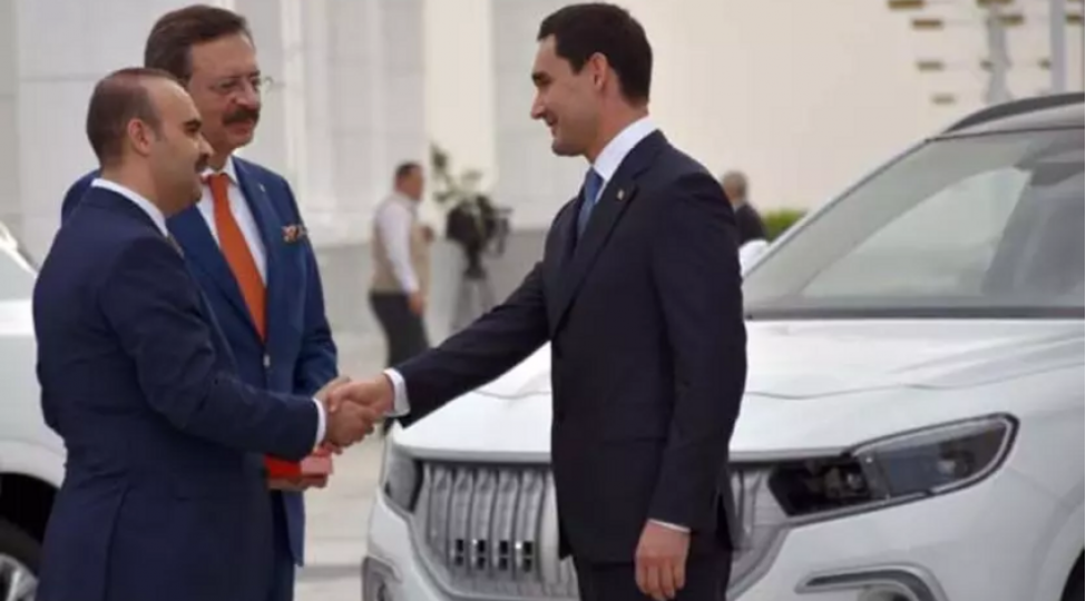 togg-turkmenistan-prezidentine-teqdim-olunub-foto