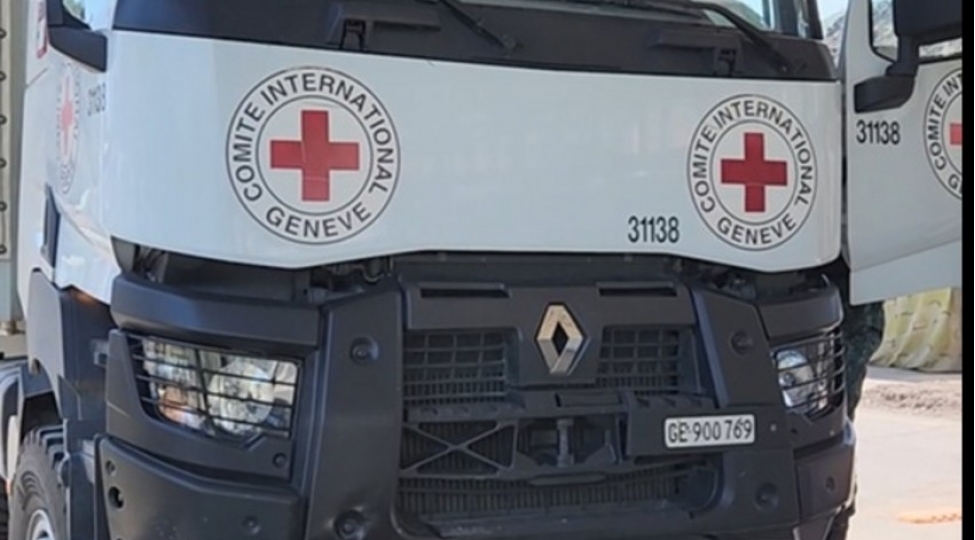 mulki-ermeniler-bqxk-vasitesile-lachindaki-serhed-buraxilish-menteqesinden-serbest-kechirler-video