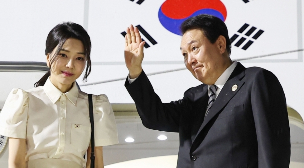 dunya-51-yashli-birinci-xanimin-gorunushunden-danishir-foto