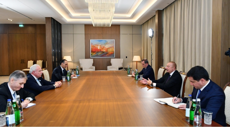 xin-rehberi-azerbaycanin-felestine-gosterdiyi-humanitar-yardimi-yuksek-qiymetlendirib
