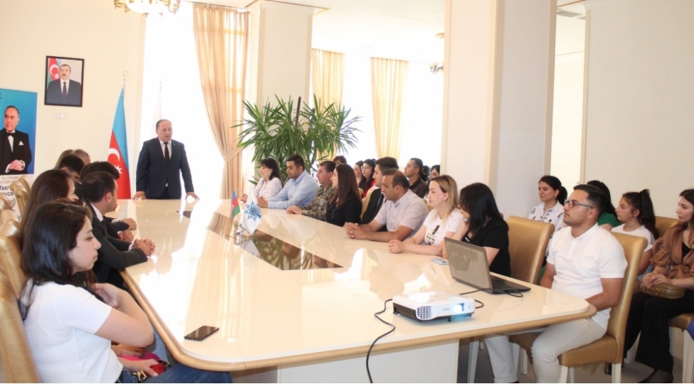 goygolde-genc-partiya-feallari-heyder-eliyev-merkezini-ziyaret-edibler-foto