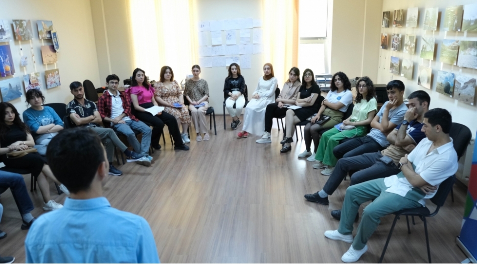 gence-ve-goranboy-gencleri-uchun-genc-liderlerin-shebekeleshmesi-layihesi-kechirilib-foto