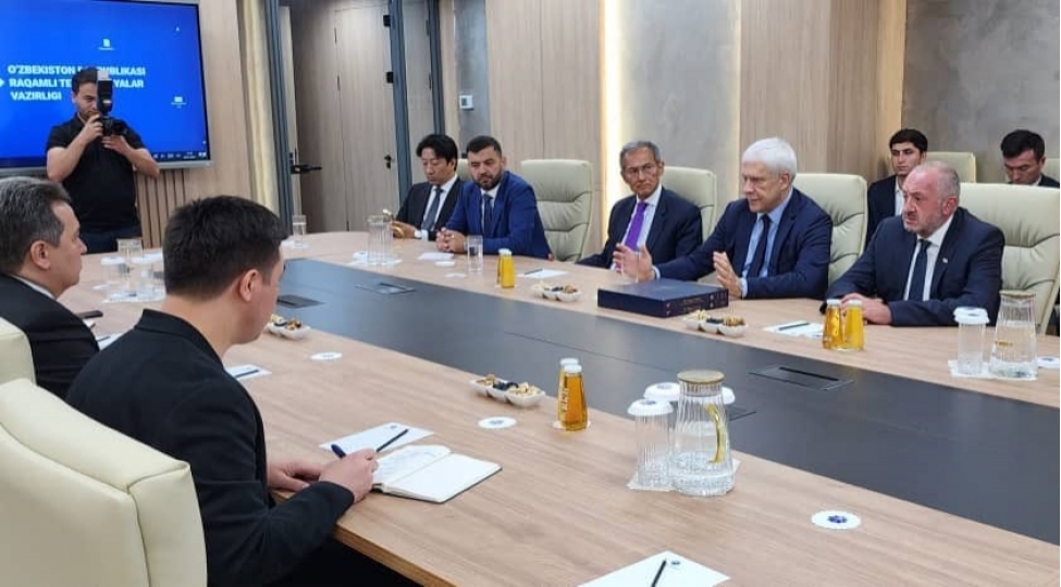 nizami-gencevi-beynelxalq-merkezi-reqemsal-liderlik-forumunda-temsil-olunub