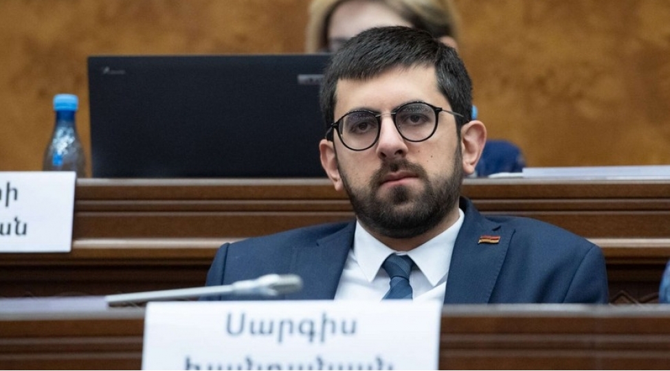 ermeni-deputat-butun-qonshularimizla-birgeyashayish-formulunu-tapmaliyiq