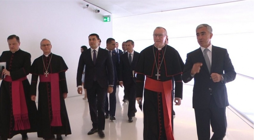 muqeddes-taxt-tacin-dovlet-katibi-heyder-eliyev-merkezinde-olub