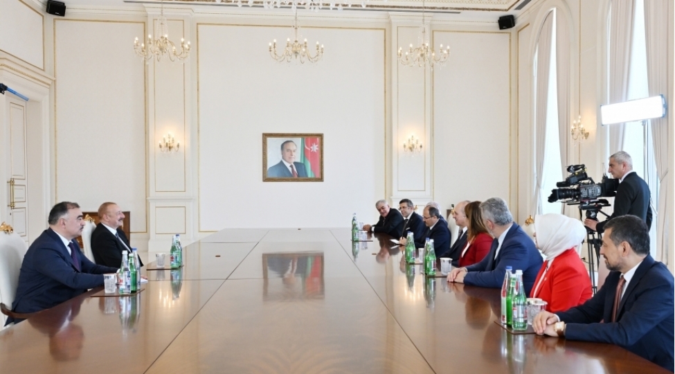prezident-ilham-eliyev-tbmm-sedrini-qebul-edib-yenilenib