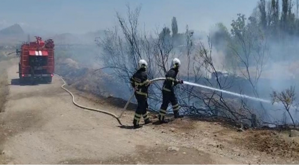 fhn-naxchivanda-achiq-erazide-yangin-sondurulub-fotovideo