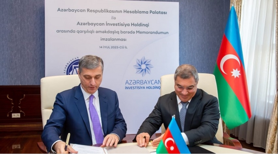 hesablama-palatasi-azerbaycan-investisiya-holdinqi-ile-memorandum-imzalayib
