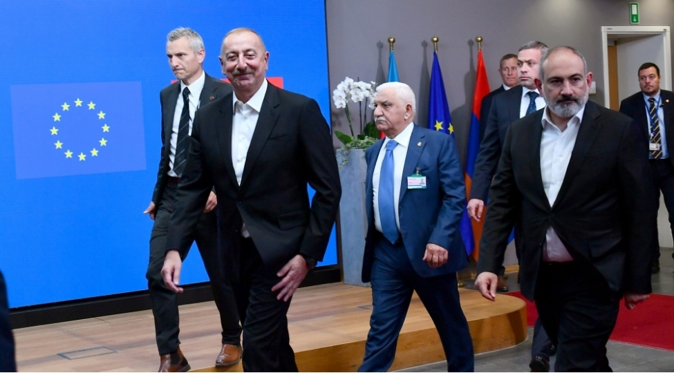 azerbaycan-prezidenti-sharl-mishel-ve-pashinyanla-naxchivanla-neqliyyat-kommunikasiya-xetlerinin-achilmasi-muzakire-edib