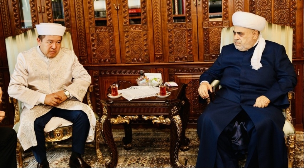 qmi-sedri-ruminiya-muftisi-ile-gorushub-foto