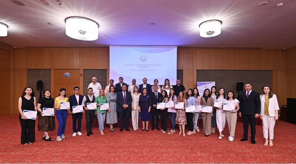 dovlet-komitesi-milli-metbuat-gunu-erefesinde-media-numayendelerini-mukafatlandirdi