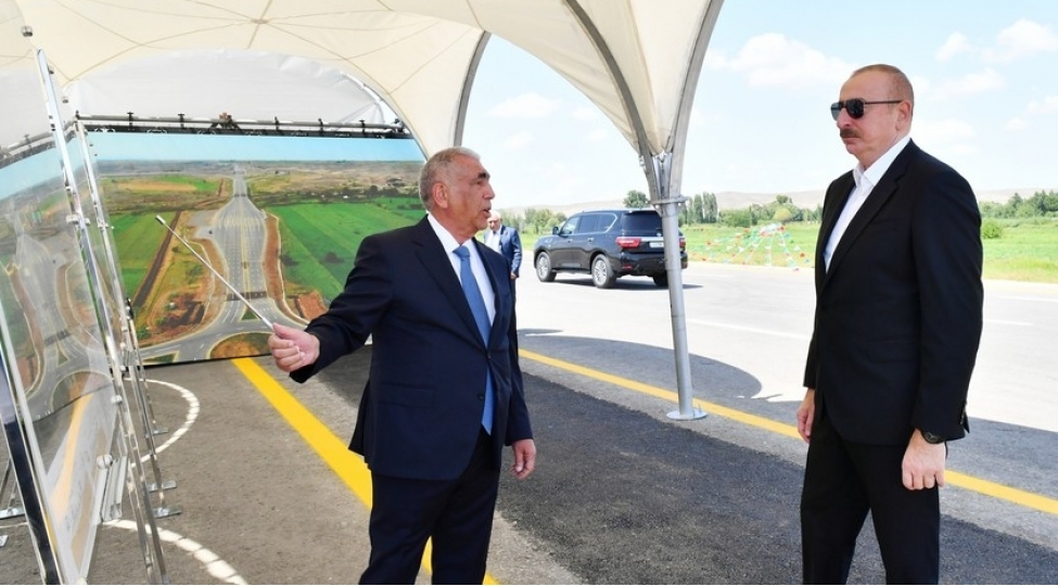 prezident-ehmedbeyli-fuzuli-shusha-avtomobil-yolunun-27-kilometrlik-hissesinin-tikintisi-ile-tanish-olub