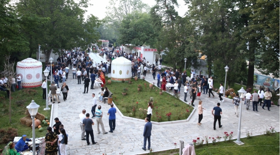 shusha-qlobal-media-forumunun-ishtirakchilarinin-sherefine-ziyafet-verilib-foto
