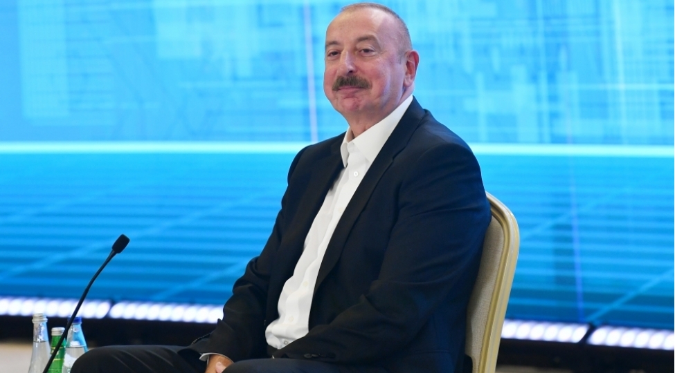 hem-sosial-media-hem-enenevi-kiv-mene-komek-edir-ki-meselelerden-xeberdar-olum