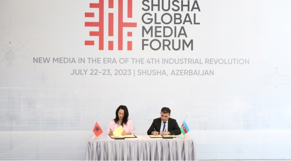 azertac-shushada-qlobal-media-forumu-cherchivesinde-uch-xarici-informasiya-agentliyi-ile-muqavile-imzalayib-foto