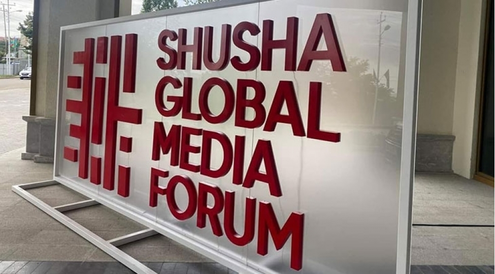 klayv-marshall-qlobal-forum-medianin-uzleshdiyi-chagirishlari-muzakire-etmek-uchun-elverishli-rol-oynadi