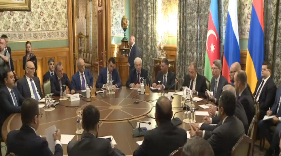 rusiya-azerbaycan-ve-ermenistan-xin-rehberlerinin-gorushu-bashlayib