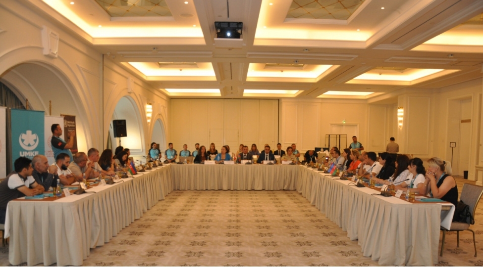 turkiyeli-mutexessisler-fhn-de-tibbi-heyet-uchun-telim-kechib-foto