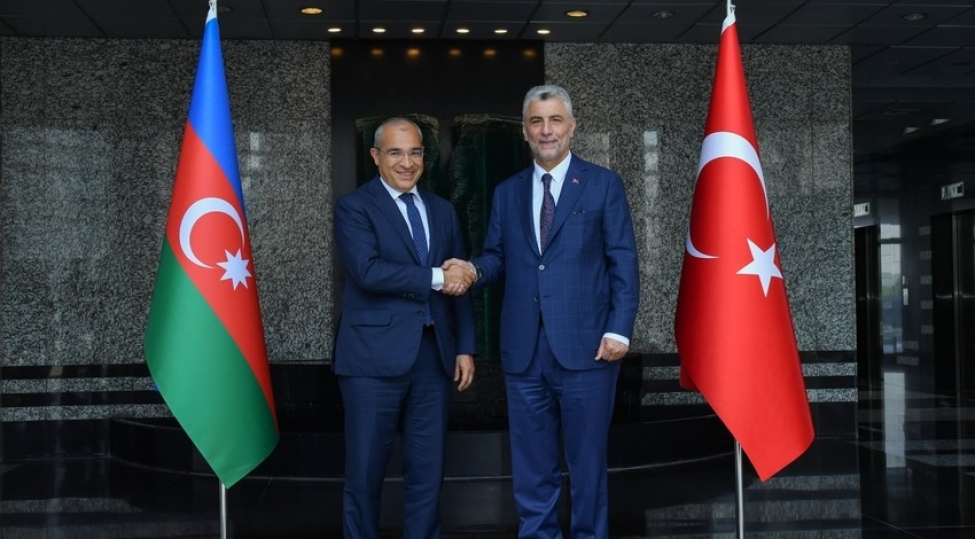 azerbaycan-turkiye-ile-neqliyyat-ve-turizm-emekdashligini-muzakire-edib-foto