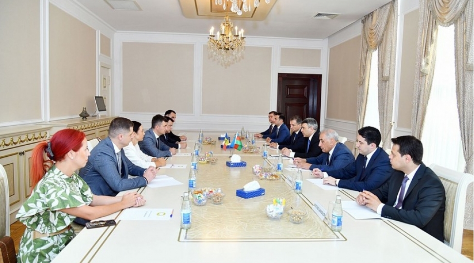 azerbaycan-ve-moldovanin-mehkeme-huquq-sistemleri-arasinda-emekdashliq-perspektivleri-muzakire-olunub