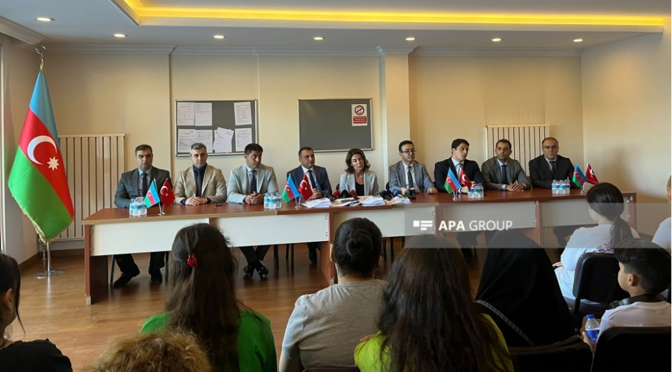 turkiyede-senedsiz-yashayan-azerbaycan-respublikasinin-vetendashi-olmasi-ehtimal-olunan-bir-qrup-shexse-pasport-verilib