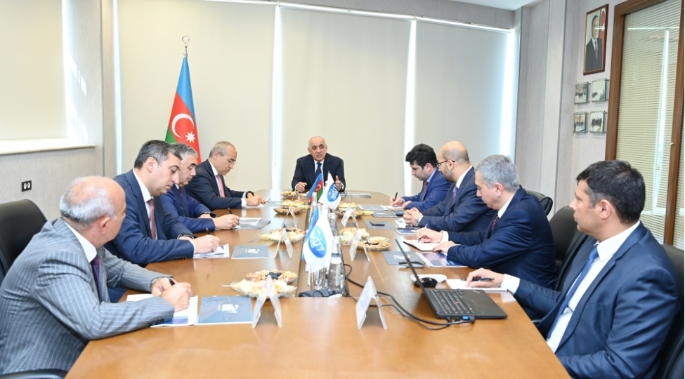bash-nazir-eli-esedov-baki-gemiqayirma-zavodunda-olub-mushavire-kechirilib