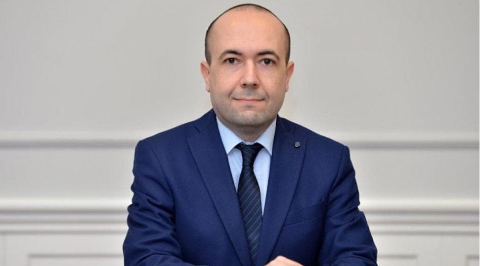 nazir-muavini-iet-xin-shurasinin-iclasinda-quranin-yandirilmasi-hallarini-pisleyib