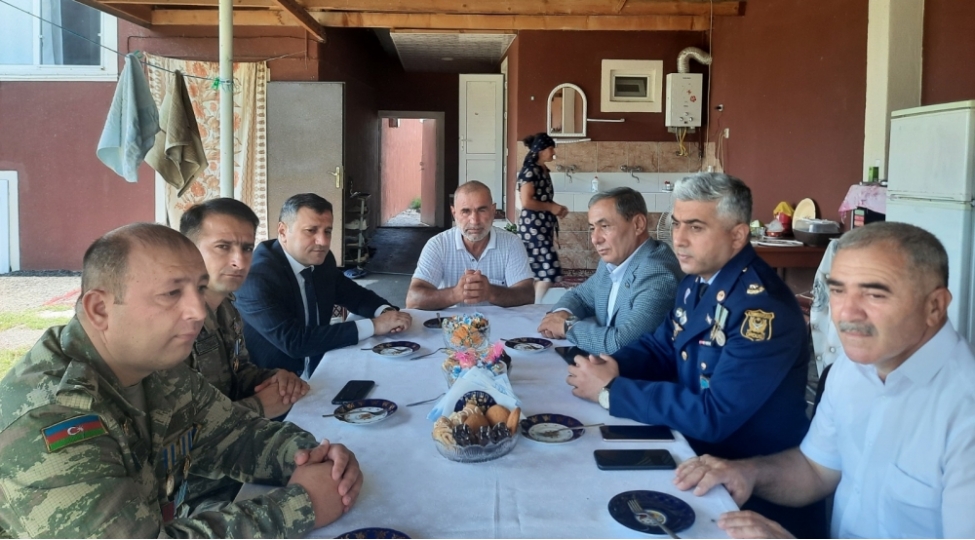 yevlaxda-shehid-aileleri-ziyaret-olunub-foto