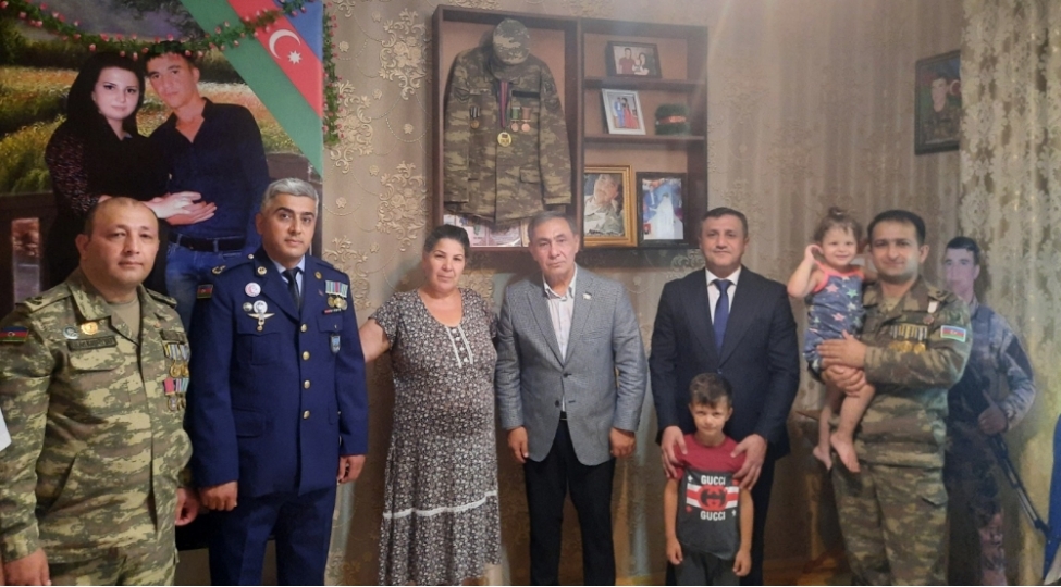 shehid-aileleri-ziyaret-olunub-foto