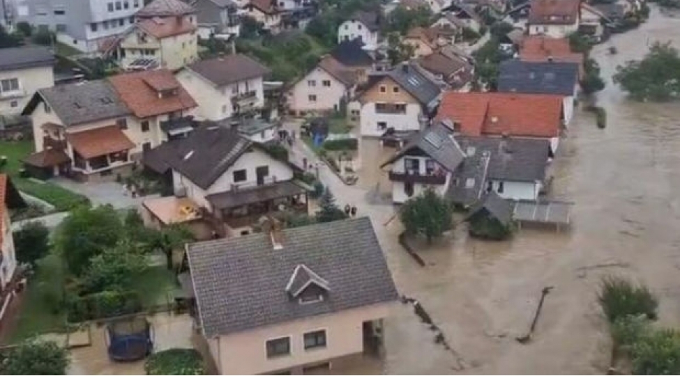 sloveniyada-qirmizi-tehluke-seviyyesi-elan-edildi-video