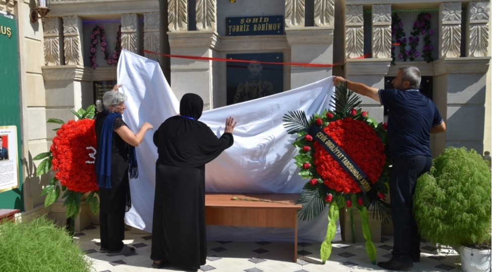yevlaxda-shehidin-xatiresine-hesr-olunmush-abide-bulaq-kompleksinin-achilishi-olub-foto