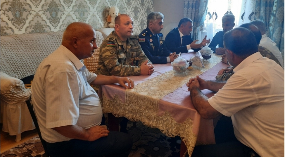 yevlaxda-shehid-aileleri-ziyaret-olundu