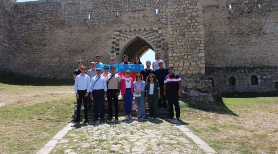 adnsu-nun-yerli-ve-ecnebi-telebeleri-shushada