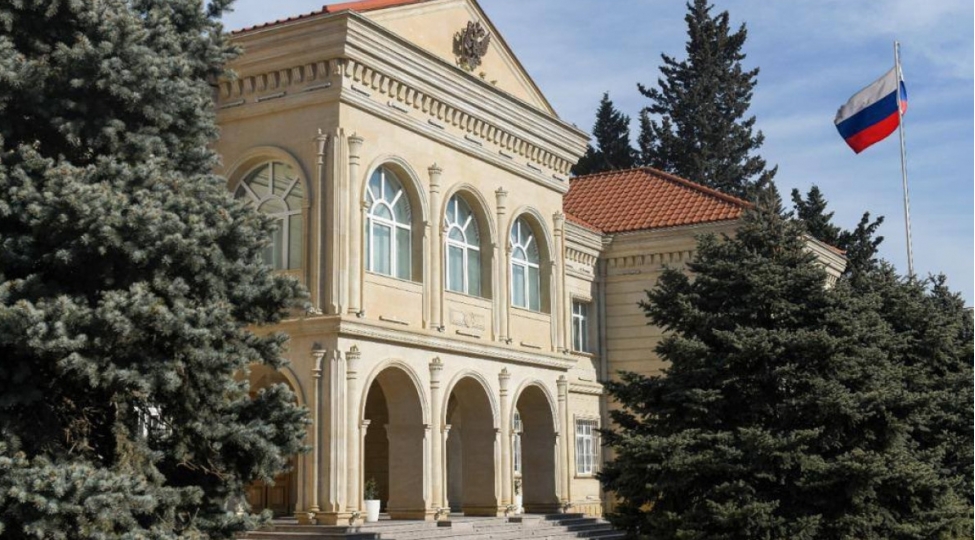 rusiyanin-azerbaycandaki-sefirliyinde-elektron-matem-kitabi-achilib