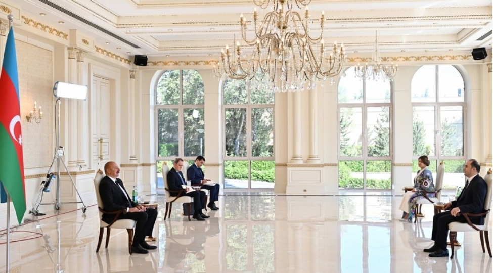 azerbaycan-prezidenti-tacikistanin-yeni-sefirinin-etimadnamesini-qebul-edib-yenilenib