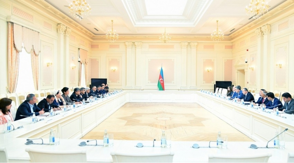 ali-mehkemede-tacikistanin-numayende-heyeti-ile-gorush-kechirilib