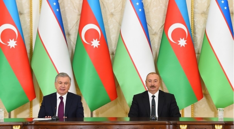 azerbaycan-ile-ozbekistan-prezidentleri-ve-xanimlari-fuzuli-sheherinde-yeni-evlere-kochurulmush-sakinlerle-gorushubler